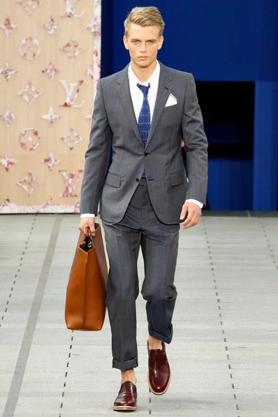 Look 1